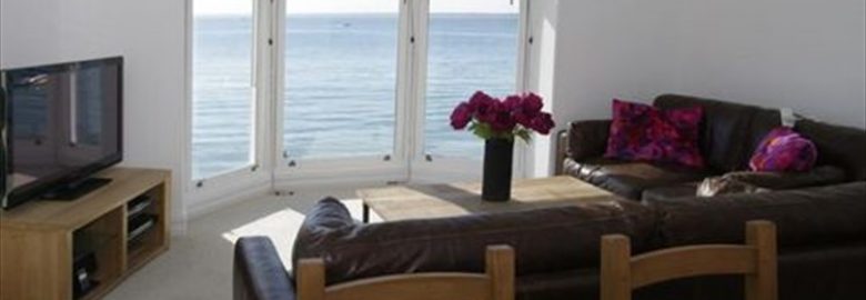 Totland Beach House Apartments – Flat 3