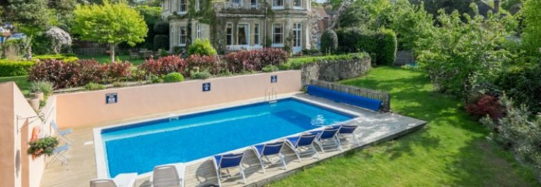 Luccombe Villa Holiday Apartments